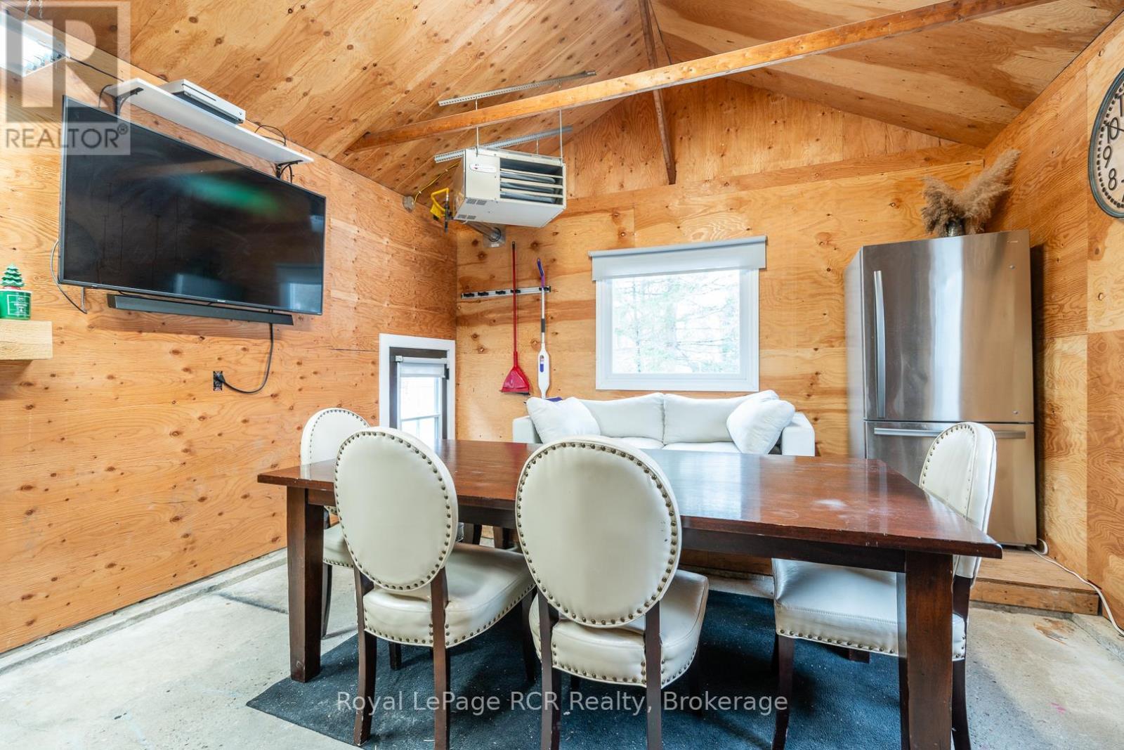 












226 BIRMINGHAM STREET W

,
Wellington North (Mount Forest),




Ontario
N0G2L1

