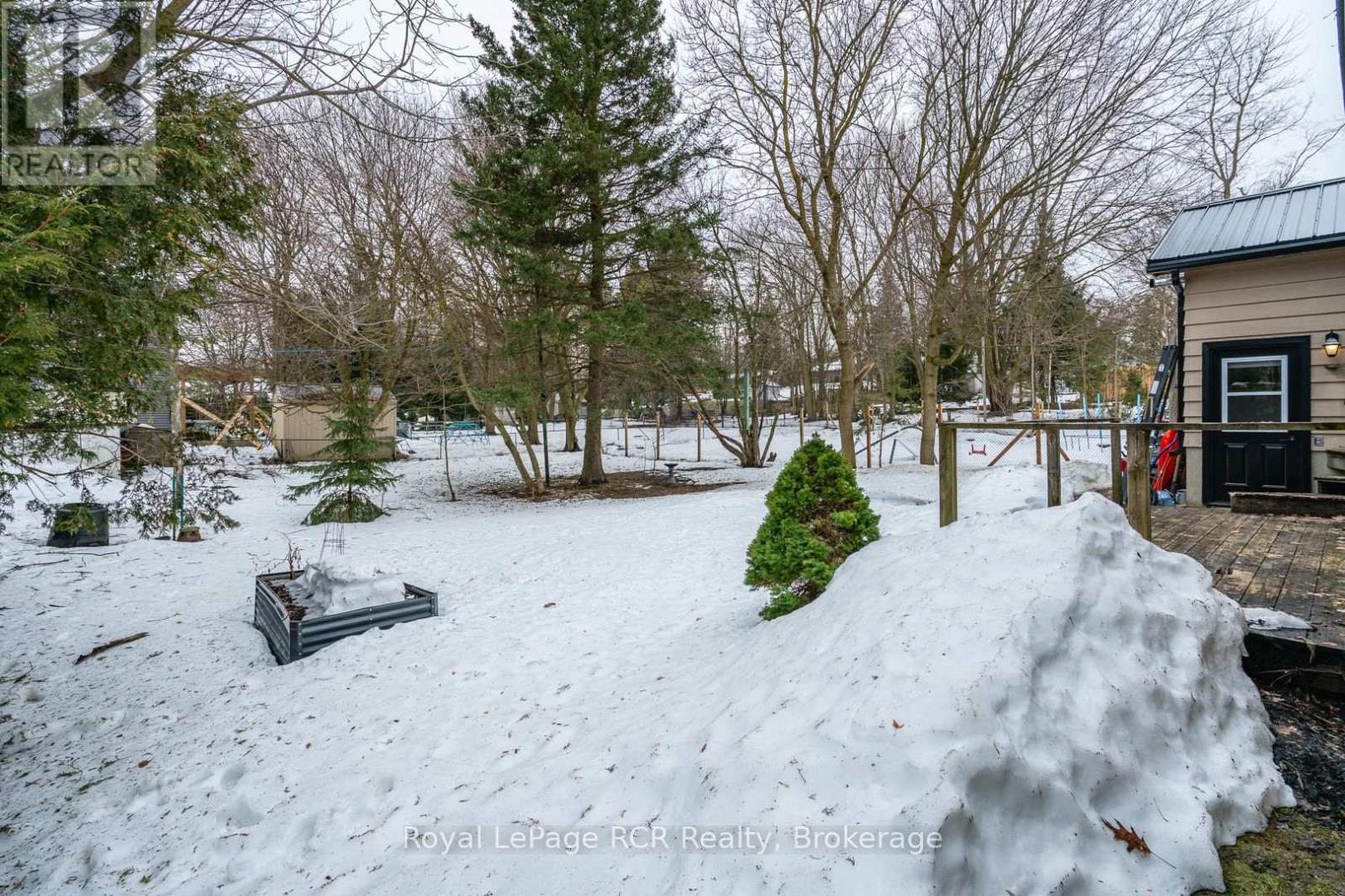 












226 BIRMINGHAM STREET W

,
Wellington North (Mount Forest),




Ontario
N0G2L1

