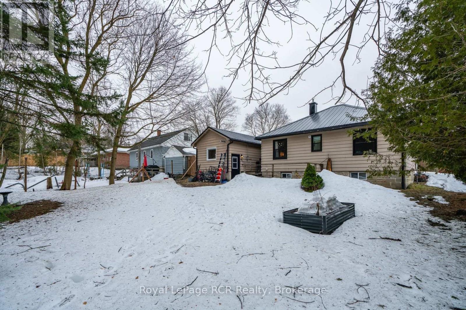 












226 BIRMINGHAM STREET W

,
Wellington North (Mount Forest),




Ontario
N0G2L1

