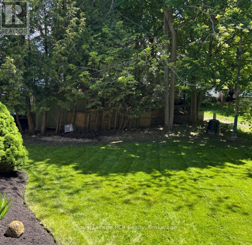 












226 BIRMINGHAM STREET W

,
Wellington North (Mount Forest),




Ontario
N0G2L1

