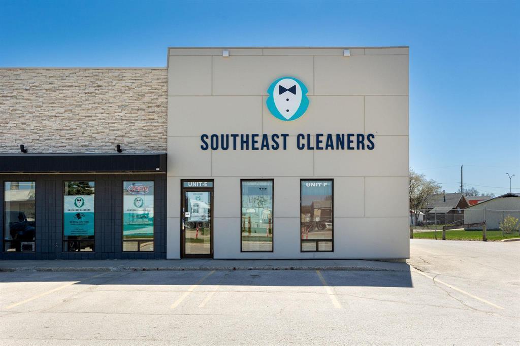 












22 LOEWEN Boulevard

,
Steinbach,




Manitoba
R5G1N4

