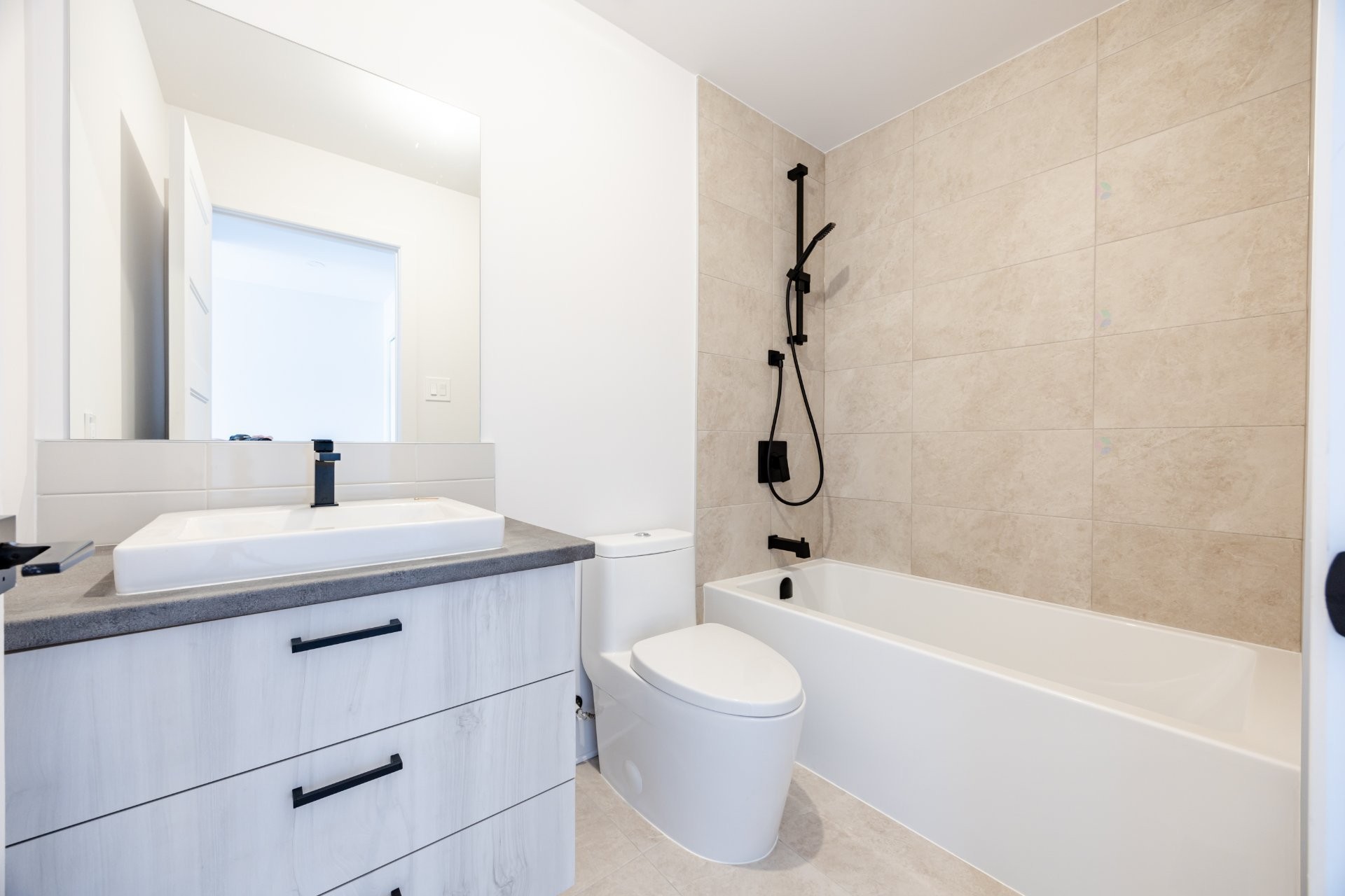 









11


Rue de Beaumont

,
Blainville,




QC
J7C4A9

