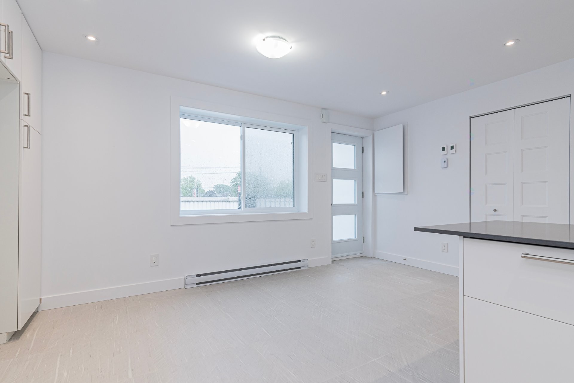 









932


Mtée Champagne

,
Laval (Sainte-Dorothée),




QC
H7X3V4


