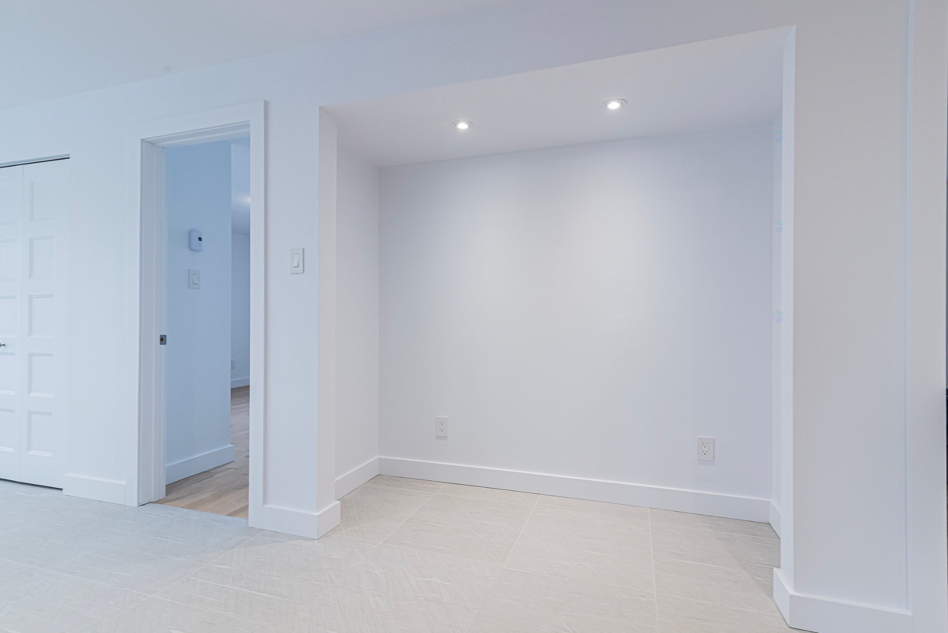 









932


Mtée Champagne

,
Laval (Sainte-Dorothée),




QC
H7X3V4

