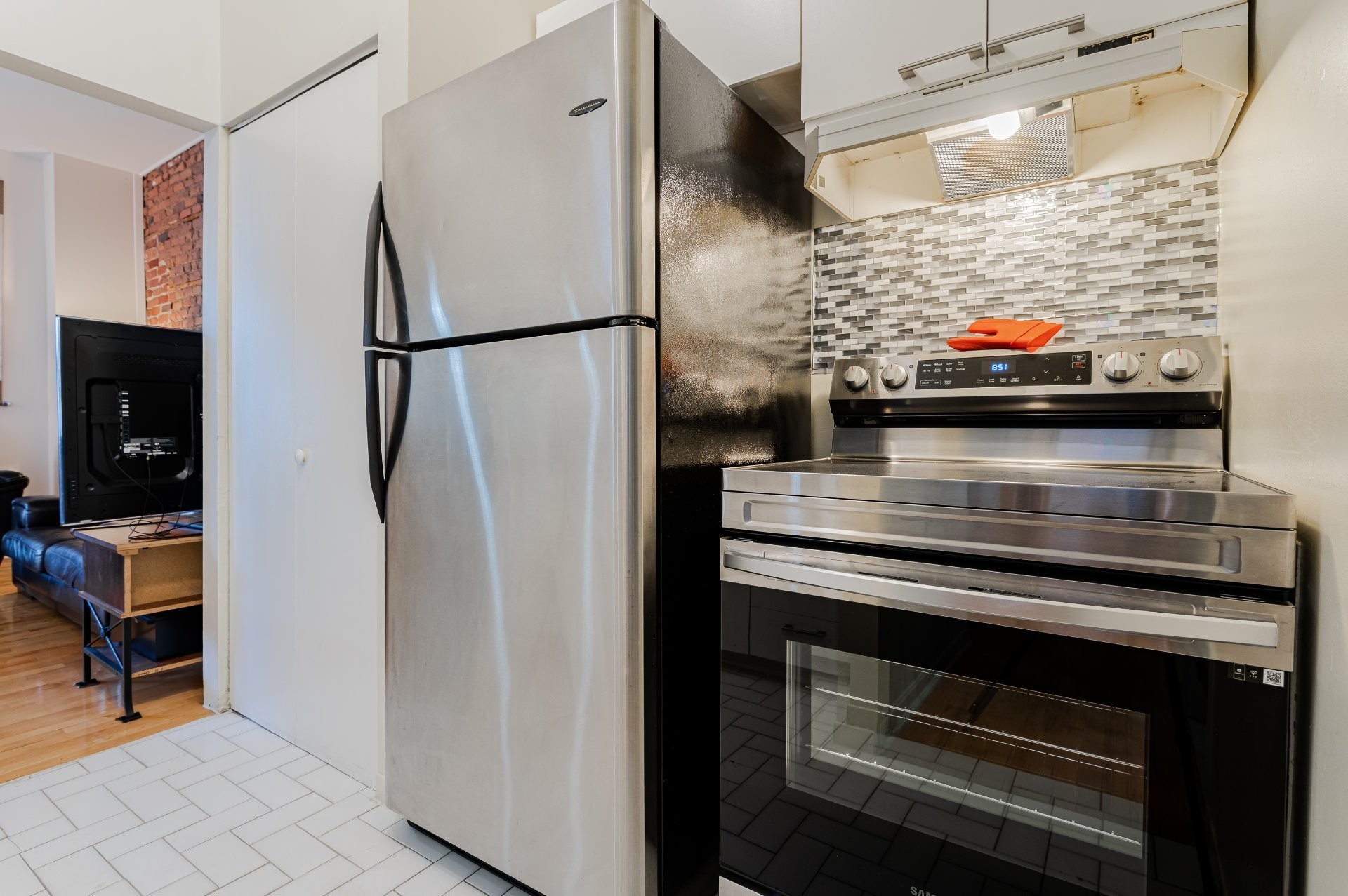 









1238


Rue Alexandre-DeSève

,
Montréal (Ville-Marie),




QC
H2L2T9


