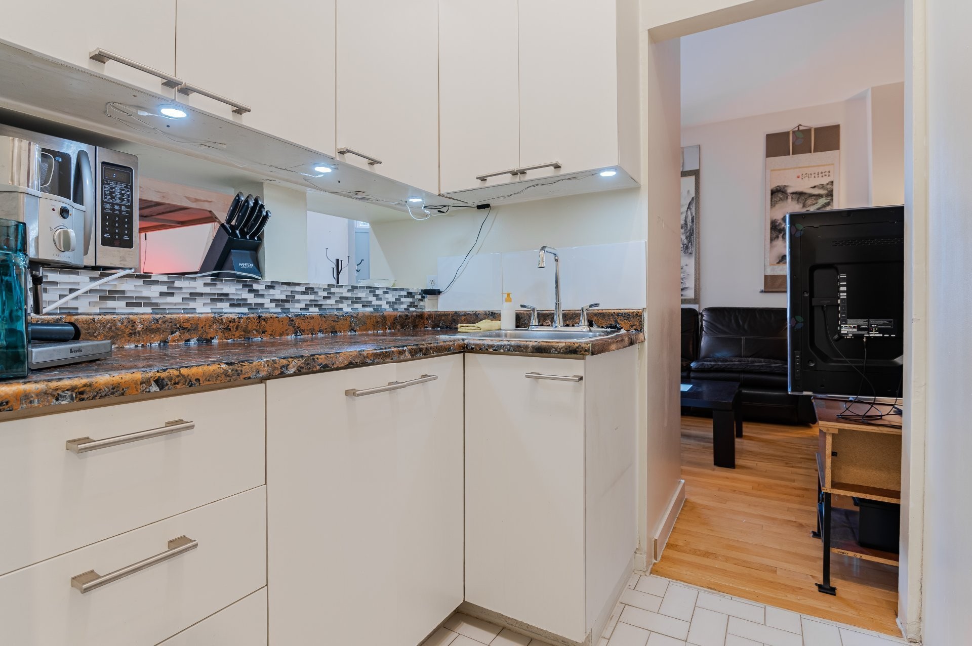 









1238


Rue Alexandre-DeSève

,
Montréal (Ville-Marie),




QC
H2L2T9

