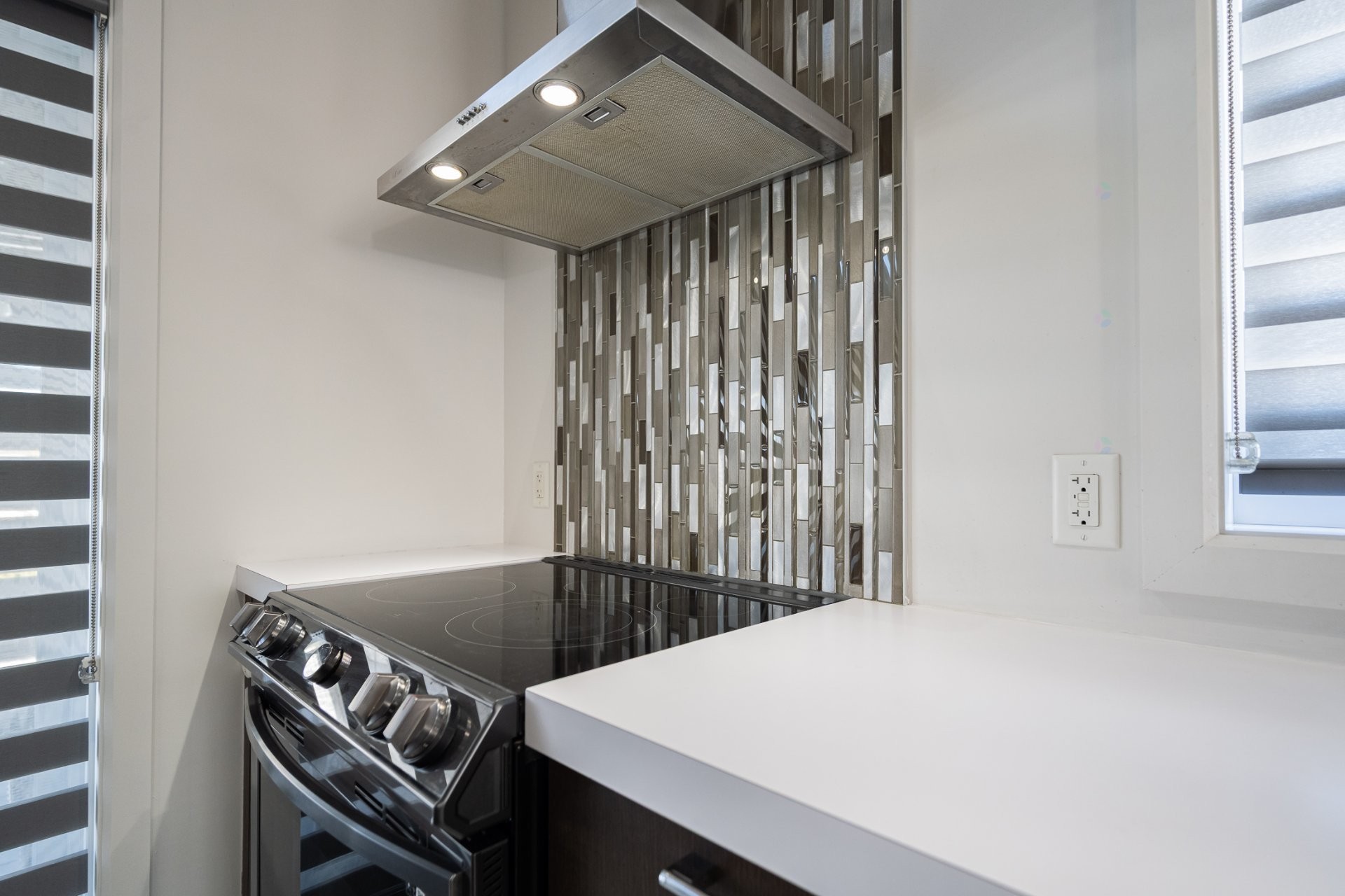 









16860


Rue Jacques-Cartier

,
Mirabel,




QC
J7J0M1

