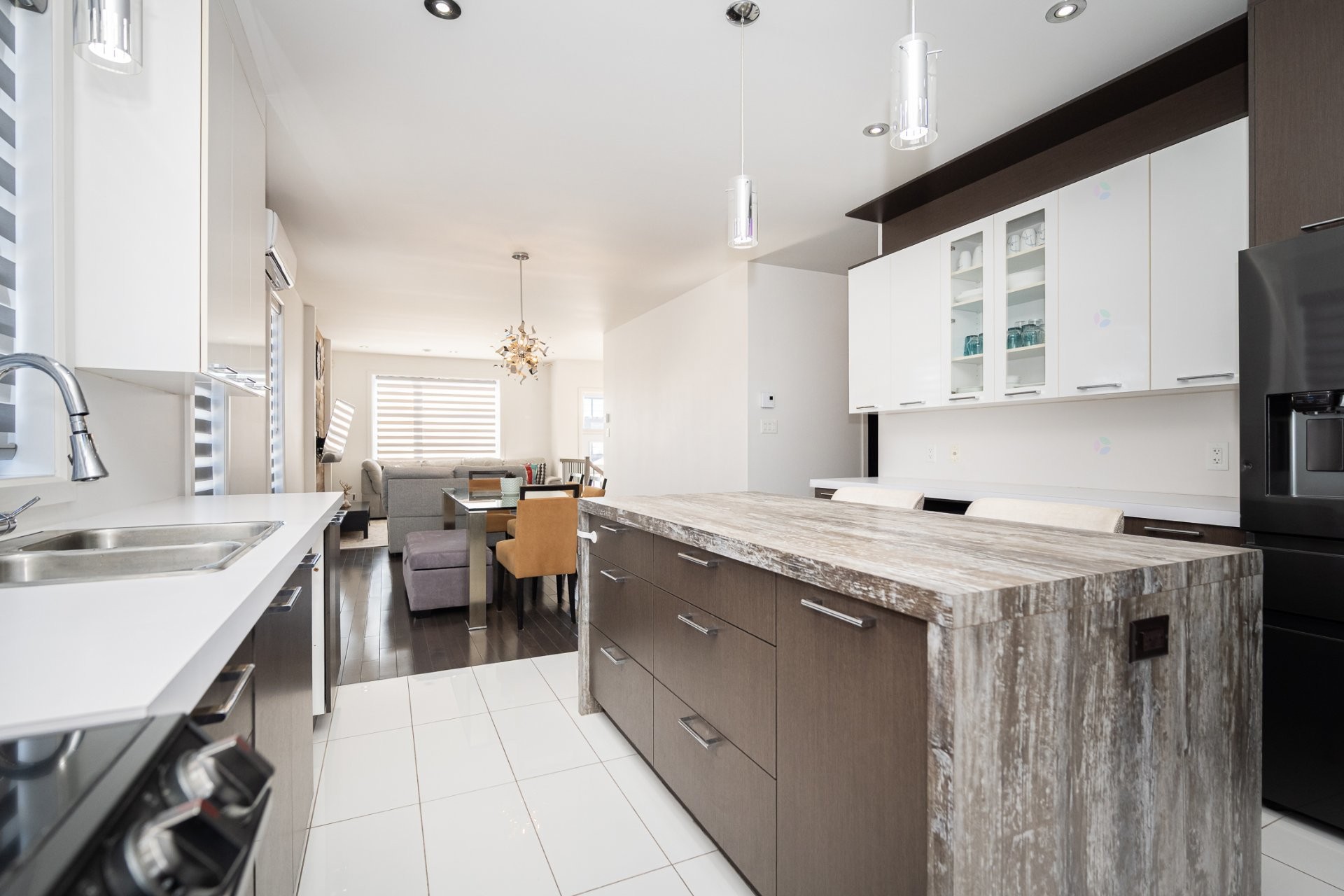 









16860


Rue Jacques-Cartier

,
Mirabel,




QC
J7J0M1

