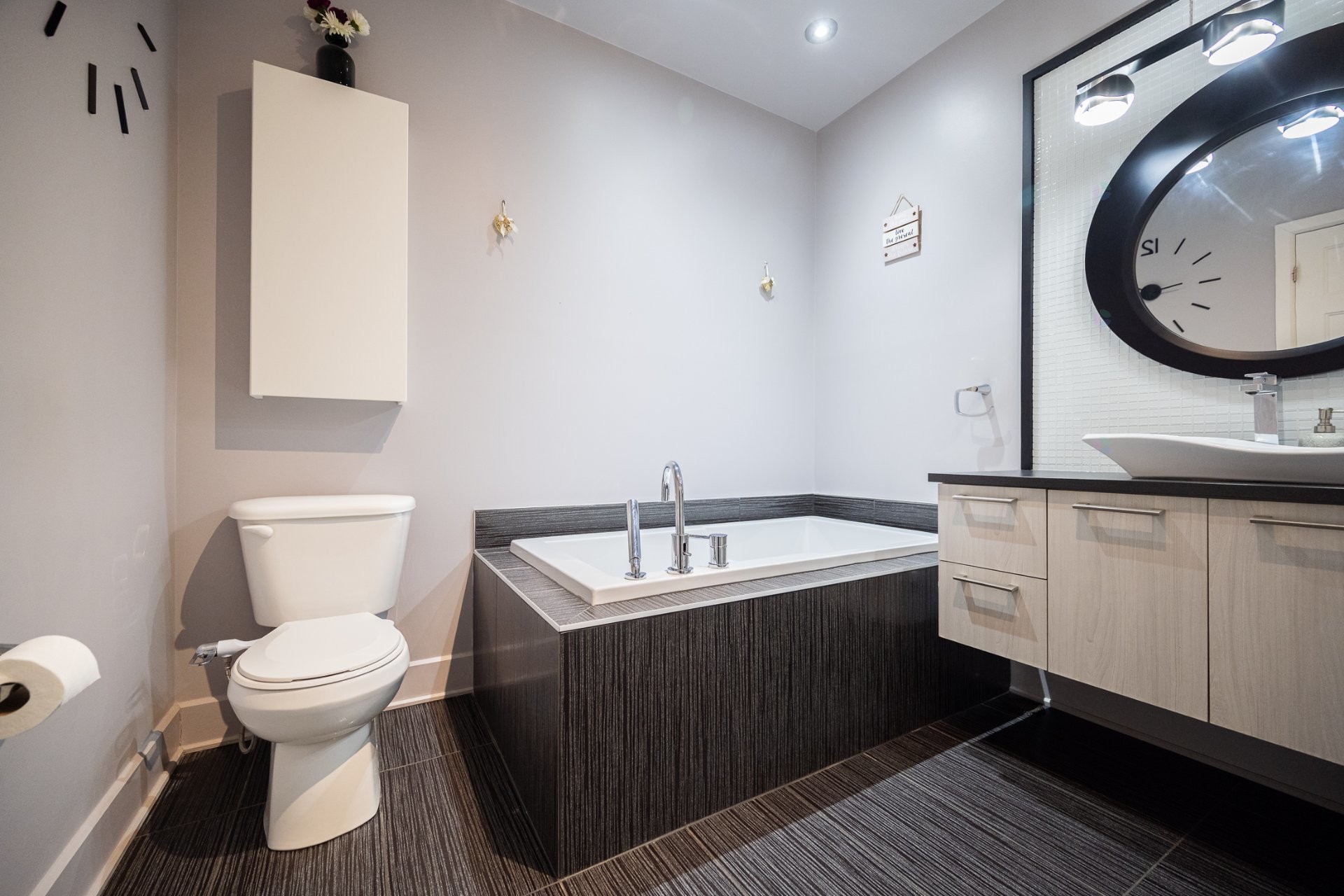 









16860


Rue Jacques-Cartier

,
Mirabel,




QC
J7J0M1

