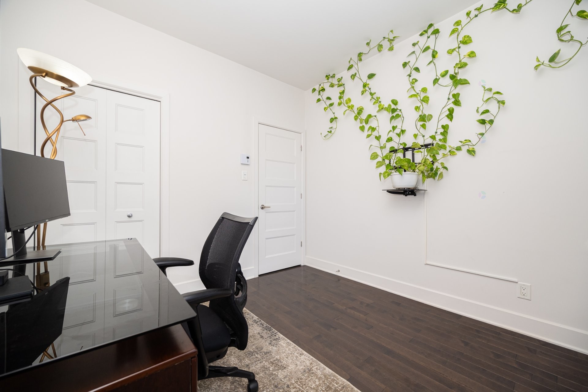 









16860


Rue Jacques-Cartier

,
Mirabel,




QC
J7J0M1

