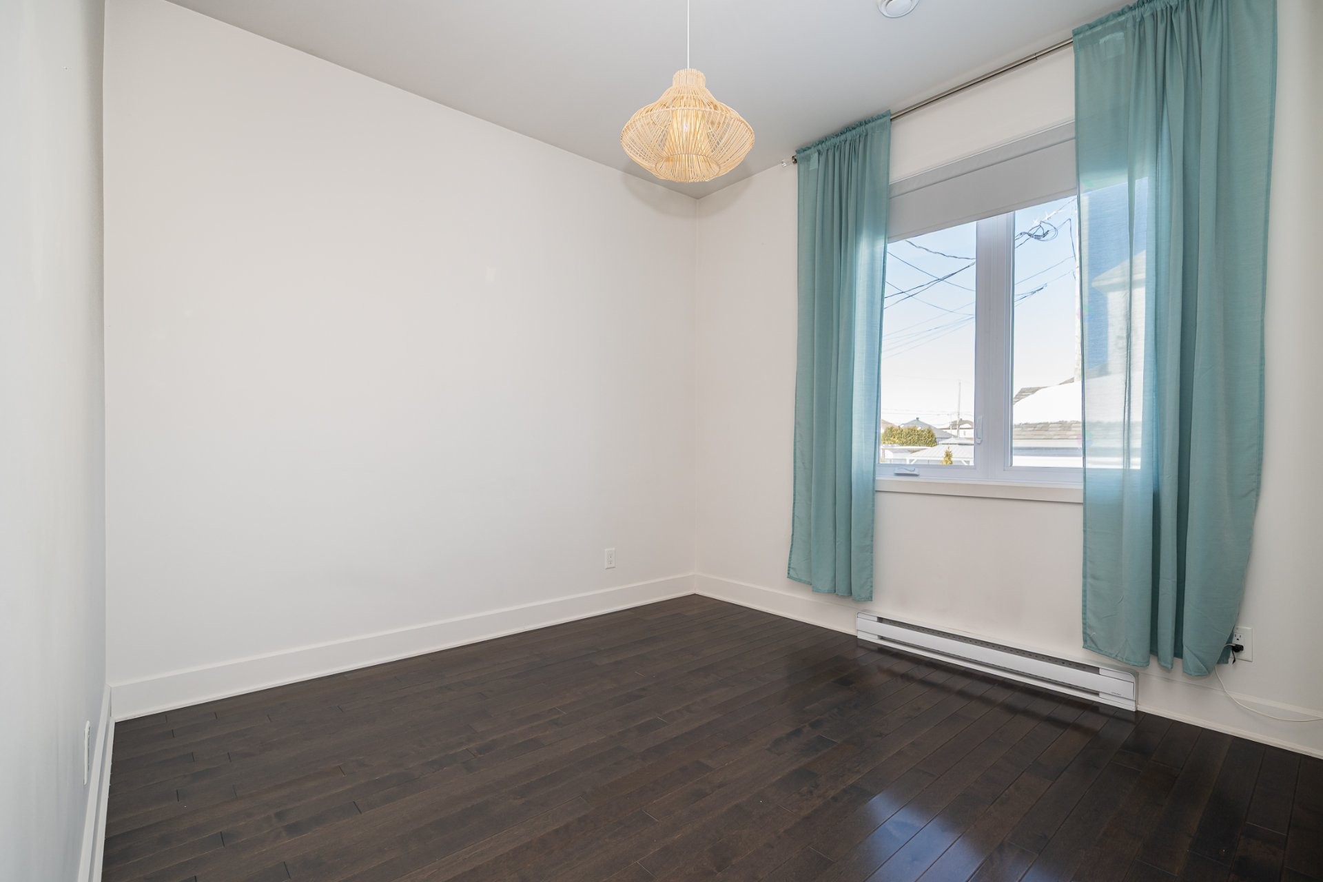 









16860


Rue Jacques-Cartier

,
Mirabel,




QC
J7J0M1

