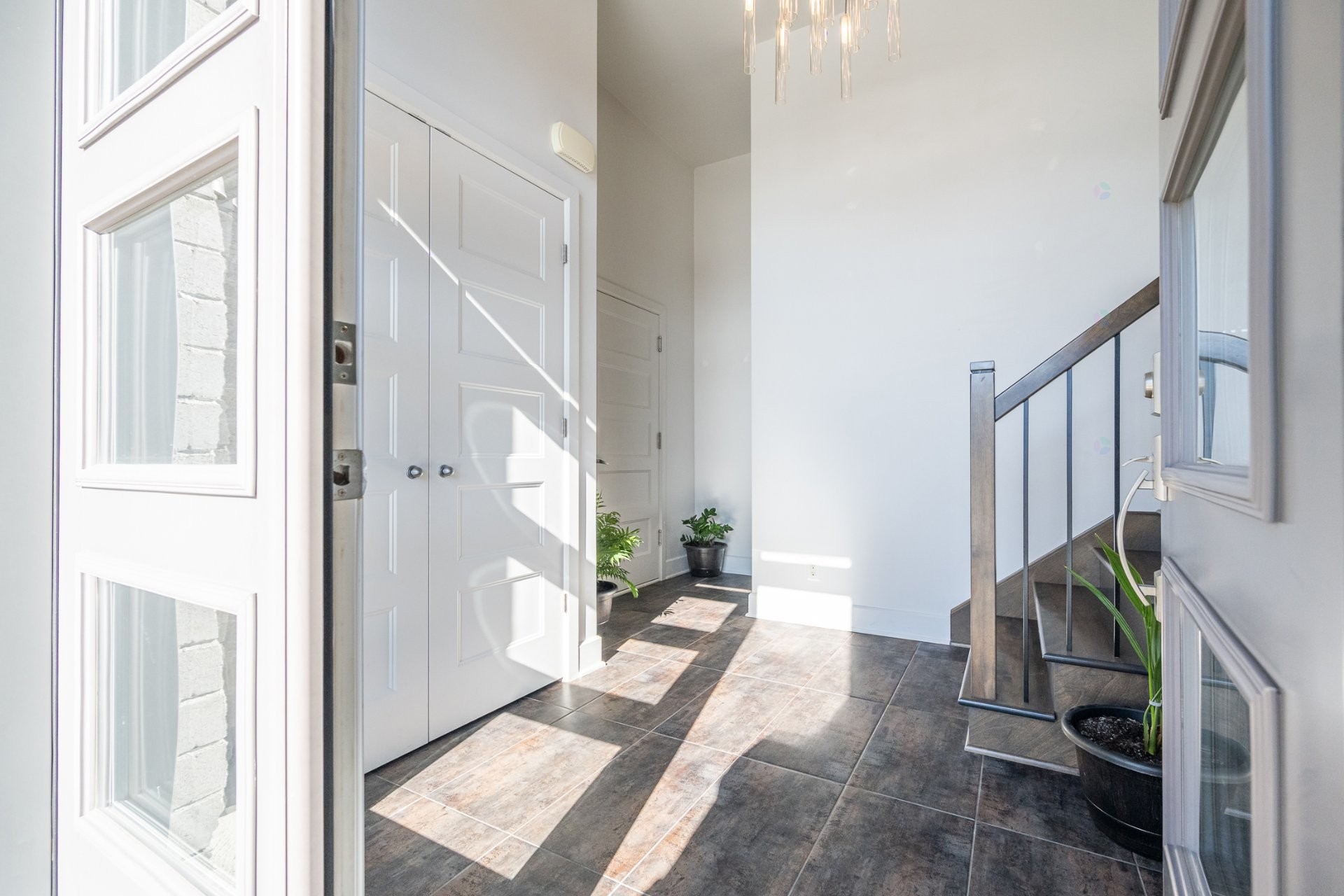 









16860


Rue Jacques-Cartier

,
Mirabel,




QC
J7J0M1

