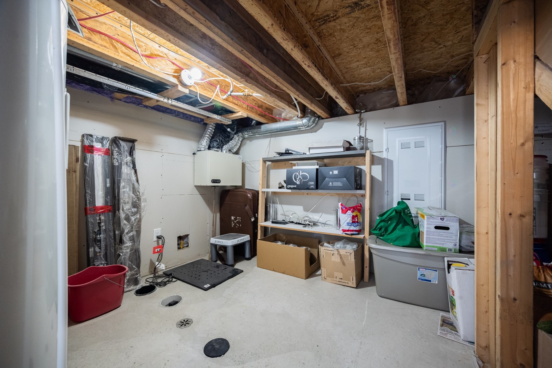 









16860


Rue Jacques-Cartier

,
Mirabel,




QC
J7J0M1

