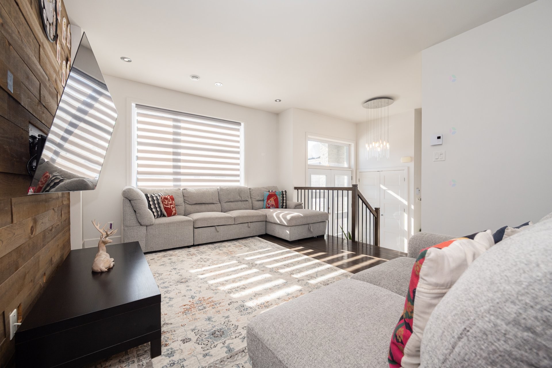 









16860


Rue Jacques-Cartier

,
Mirabel,




QC
J7J0M1

