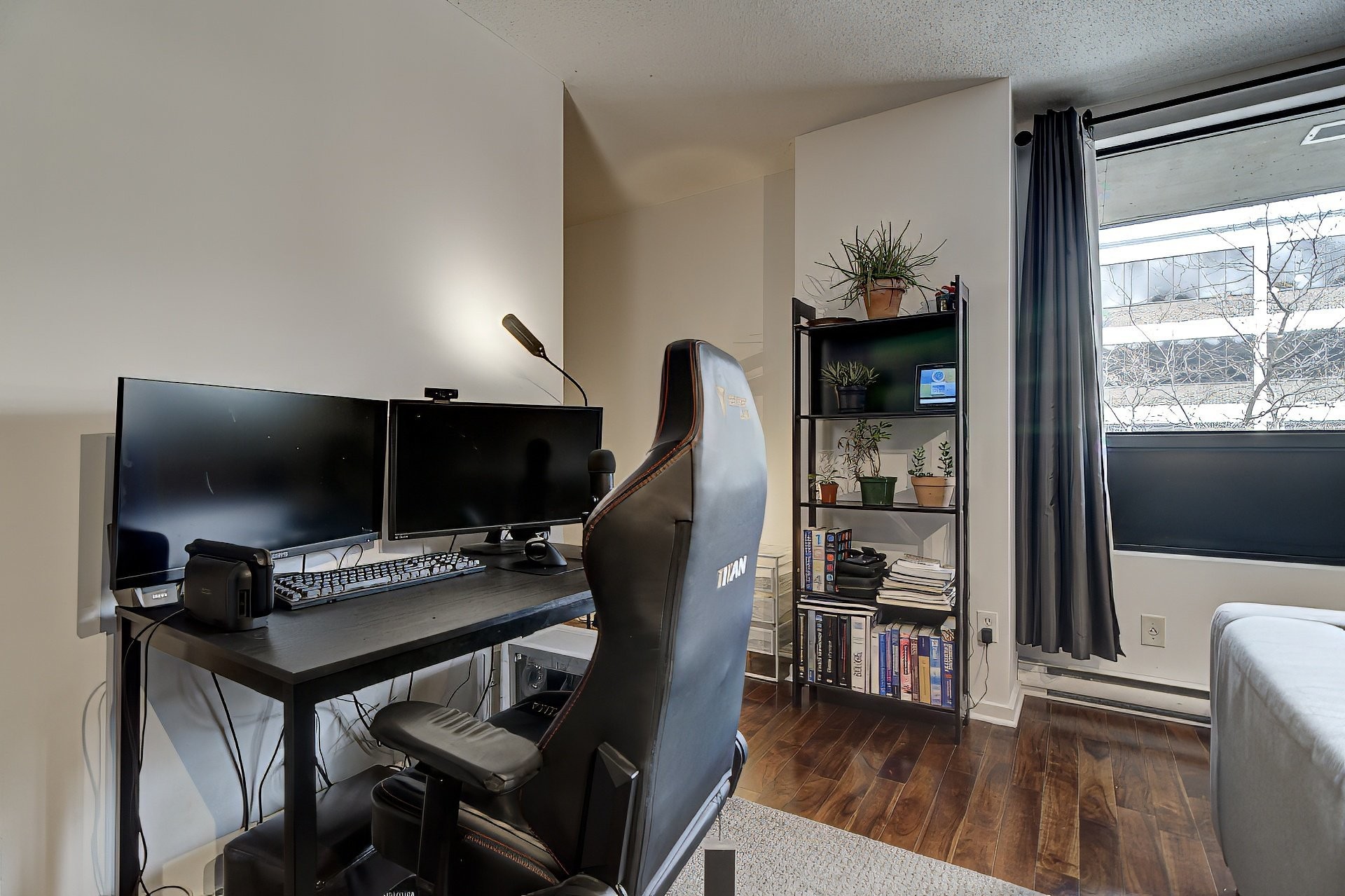 









1451


Rue Parthenais

, 230,
Montréal (Ville-Marie),




QC
H2K3R9

