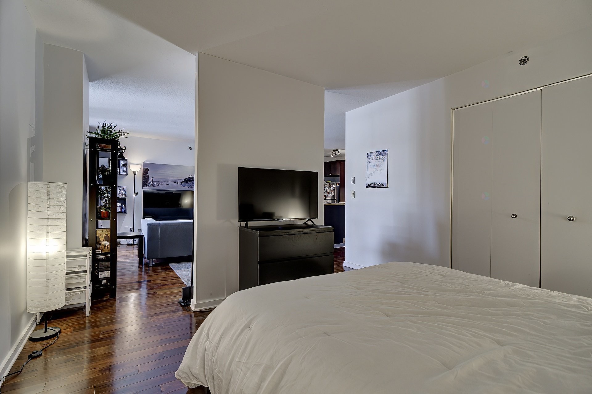 









1451


Rue Parthenais

, 230,
Montréal (Ville-Marie),




QC
H2K3R9

