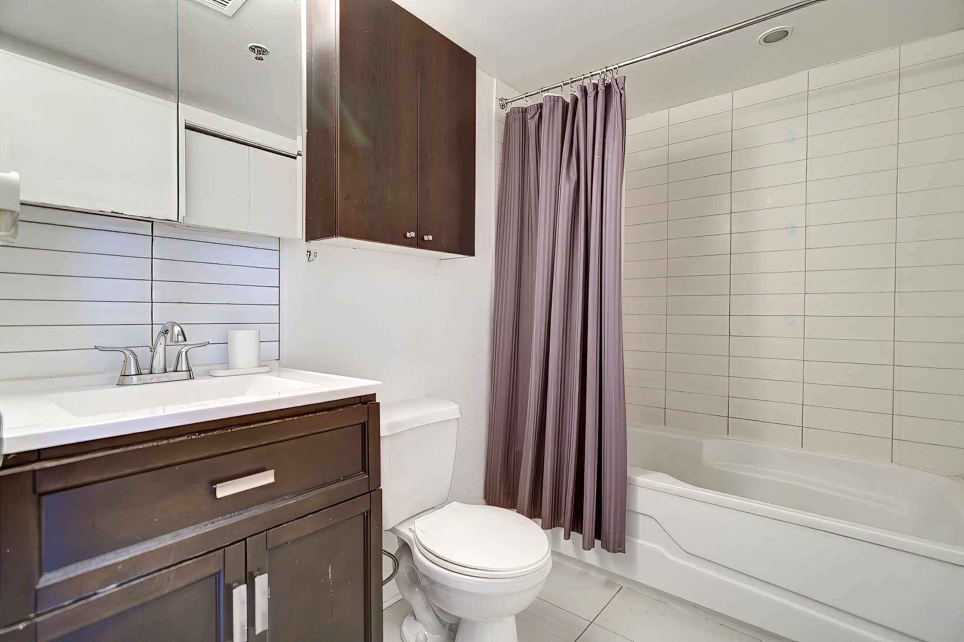 









1451


Rue Parthenais

, 230,
Montréal (Ville-Marie),




QC
H2K3R9

