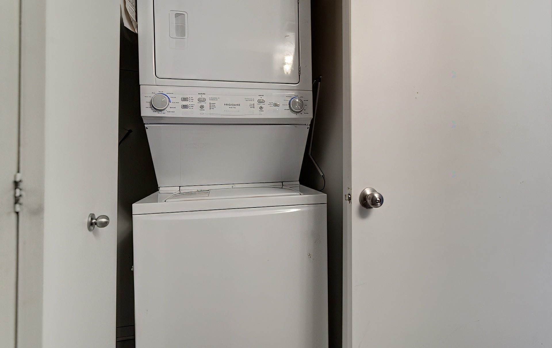 









1451


Rue Parthenais

, 230,
Montréal (Ville-Marie),




QC
H2K3R9

