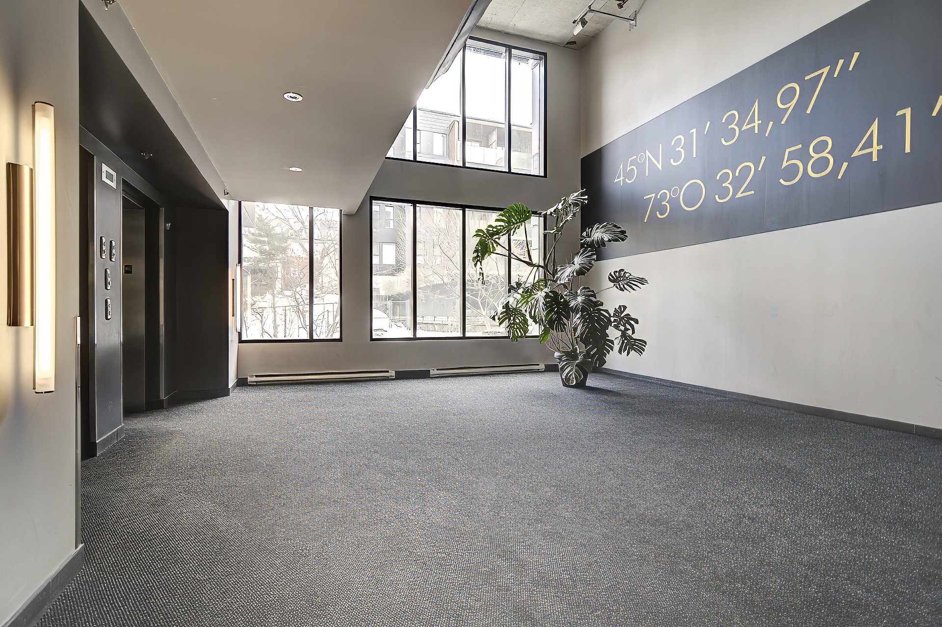 









1451


Rue Parthenais

, 230,
Montréal (Ville-Marie),




QC
H2K3R9

