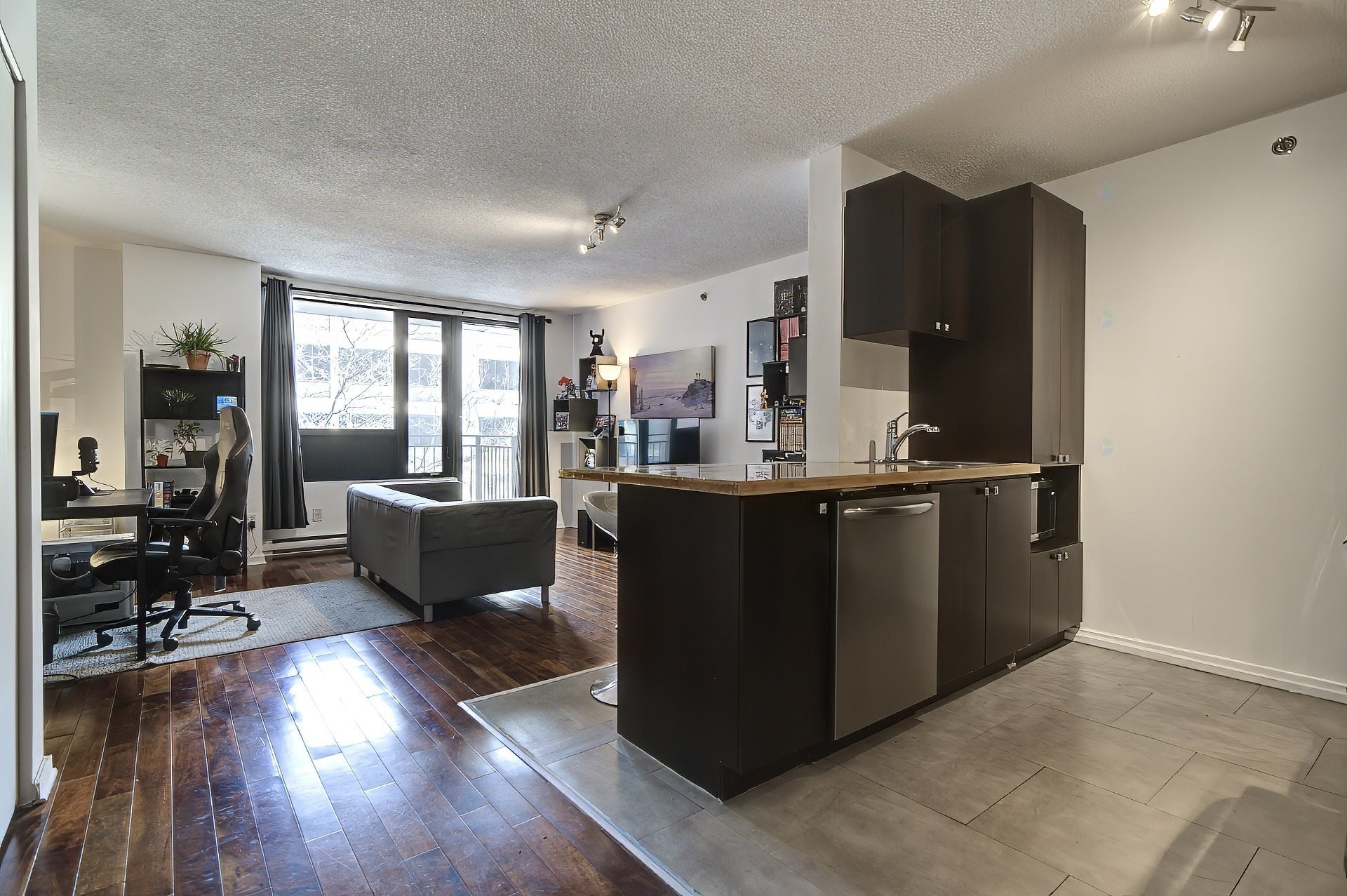









1451


Rue Parthenais

, 230,
Montréal (Ville-Marie),




QC
H2K3R9

