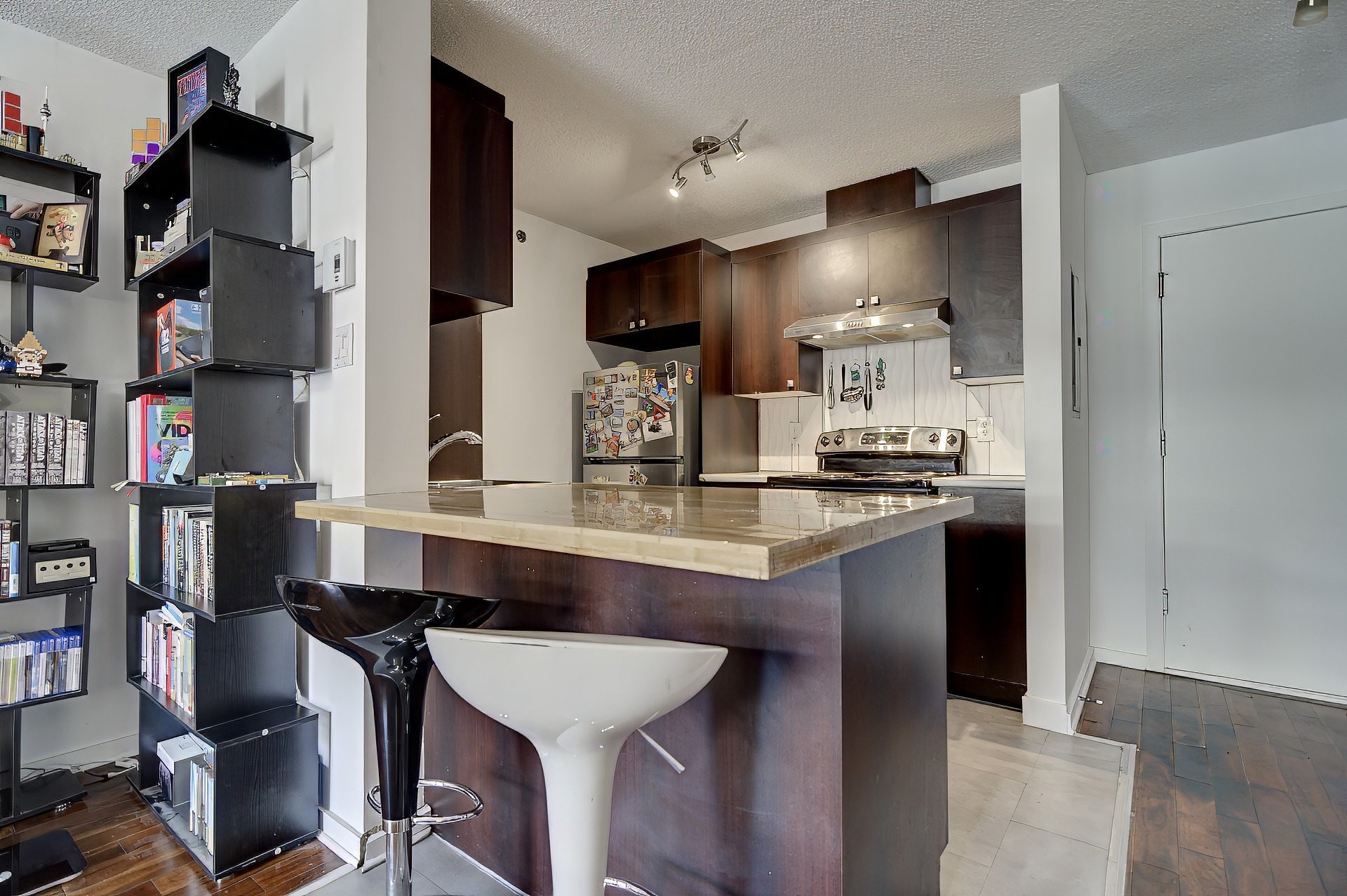 









1451


Rue Parthenais

, 230,
Montréal (Ville-Marie),




QC
H2K3R9

