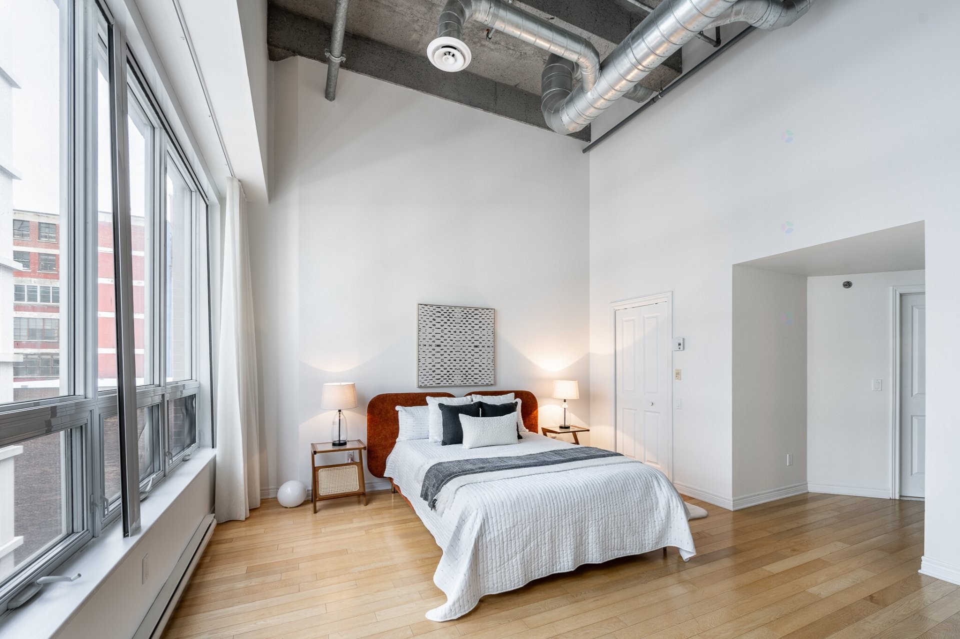 









1200


Rue St-Alexandre

, 704,
Montréal (Ville-Marie),




QC
H3B3H5

