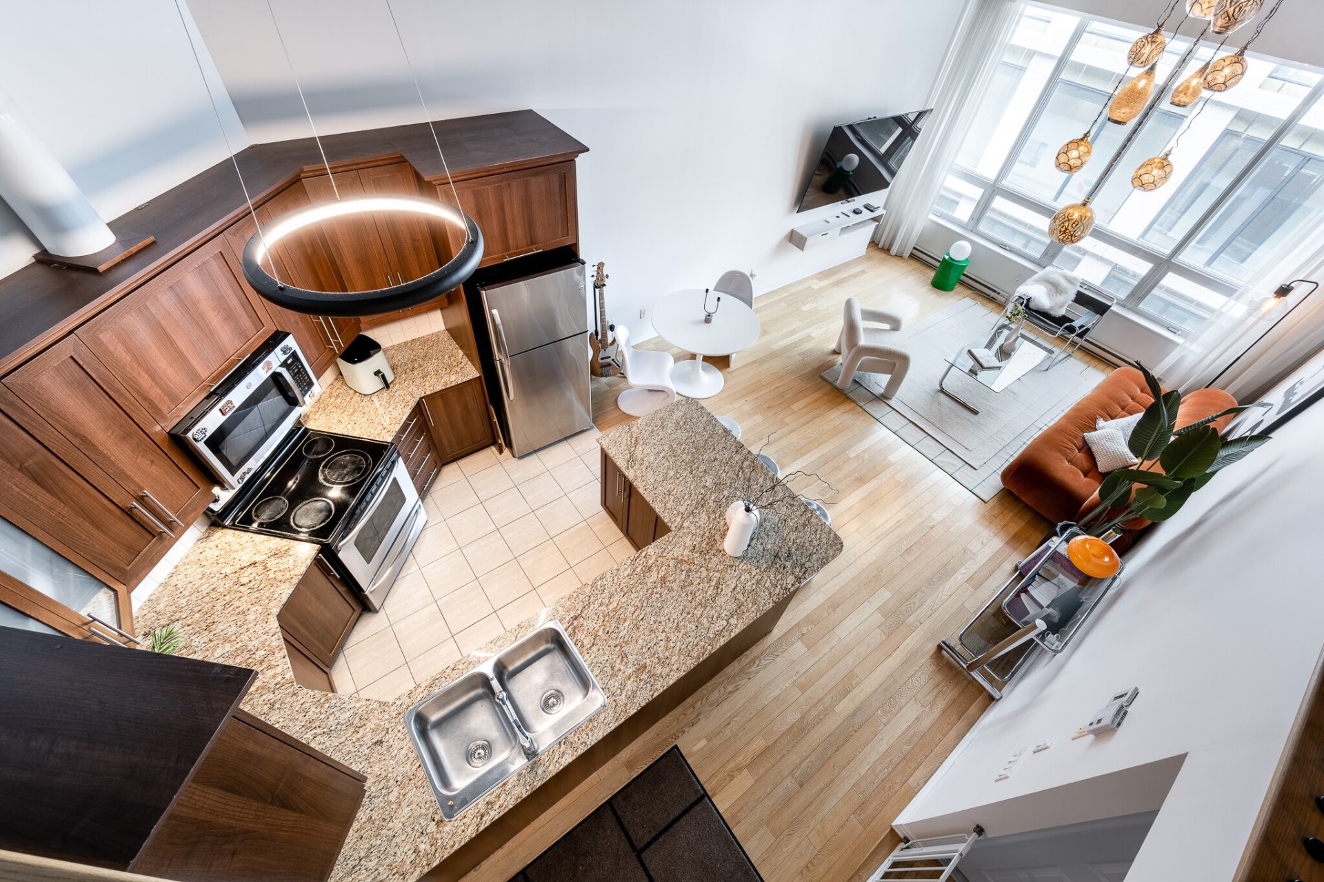 









1200


Rue St-Alexandre

, 704,
Montréal (Ville-Marie),




QC
H3B3H5

