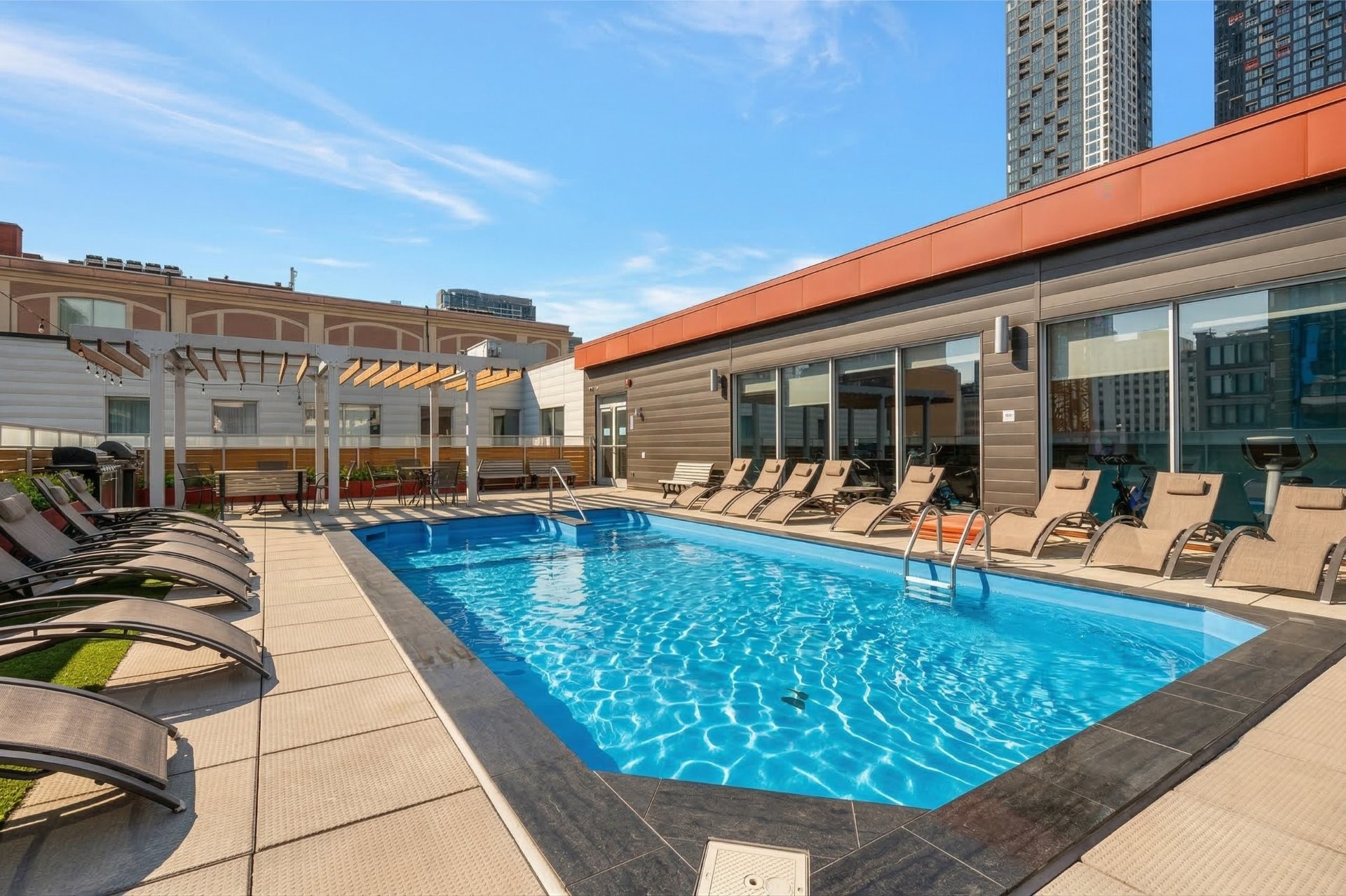 









1200


Rue St-Alexandre

, 704,
Montréal (Ville-Marie),




QC
H3B3H5

