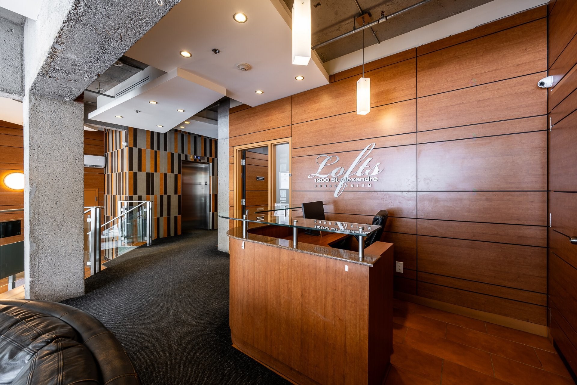 









1200


Rue St-Alexandre

, 704,
Montréal (Ville-Marie),




QC
H3B3H5

