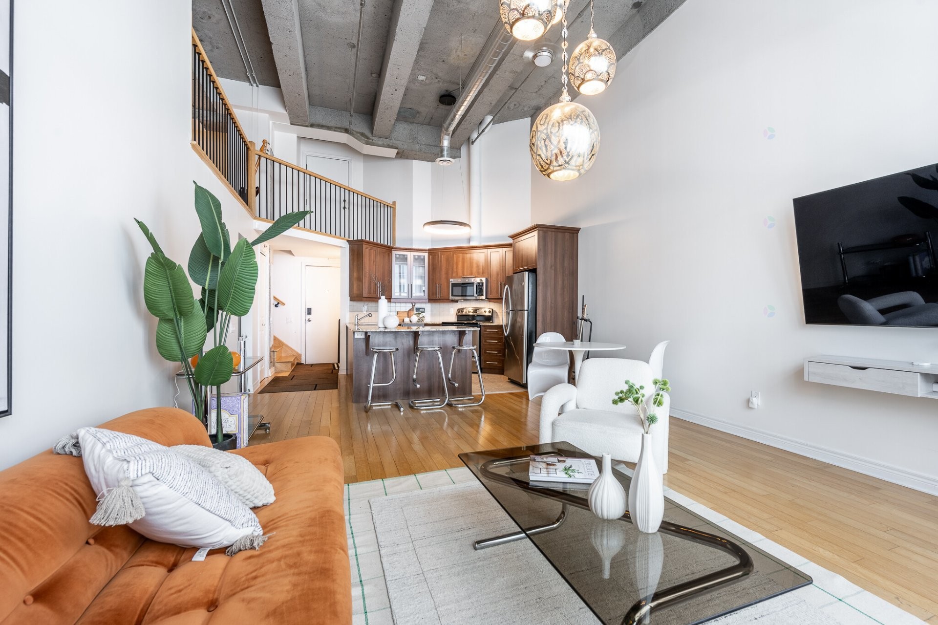 









1200


Rue St-Alexandre

, 704,
Montréal (Ville-Marie),




QC
H3B3H5

