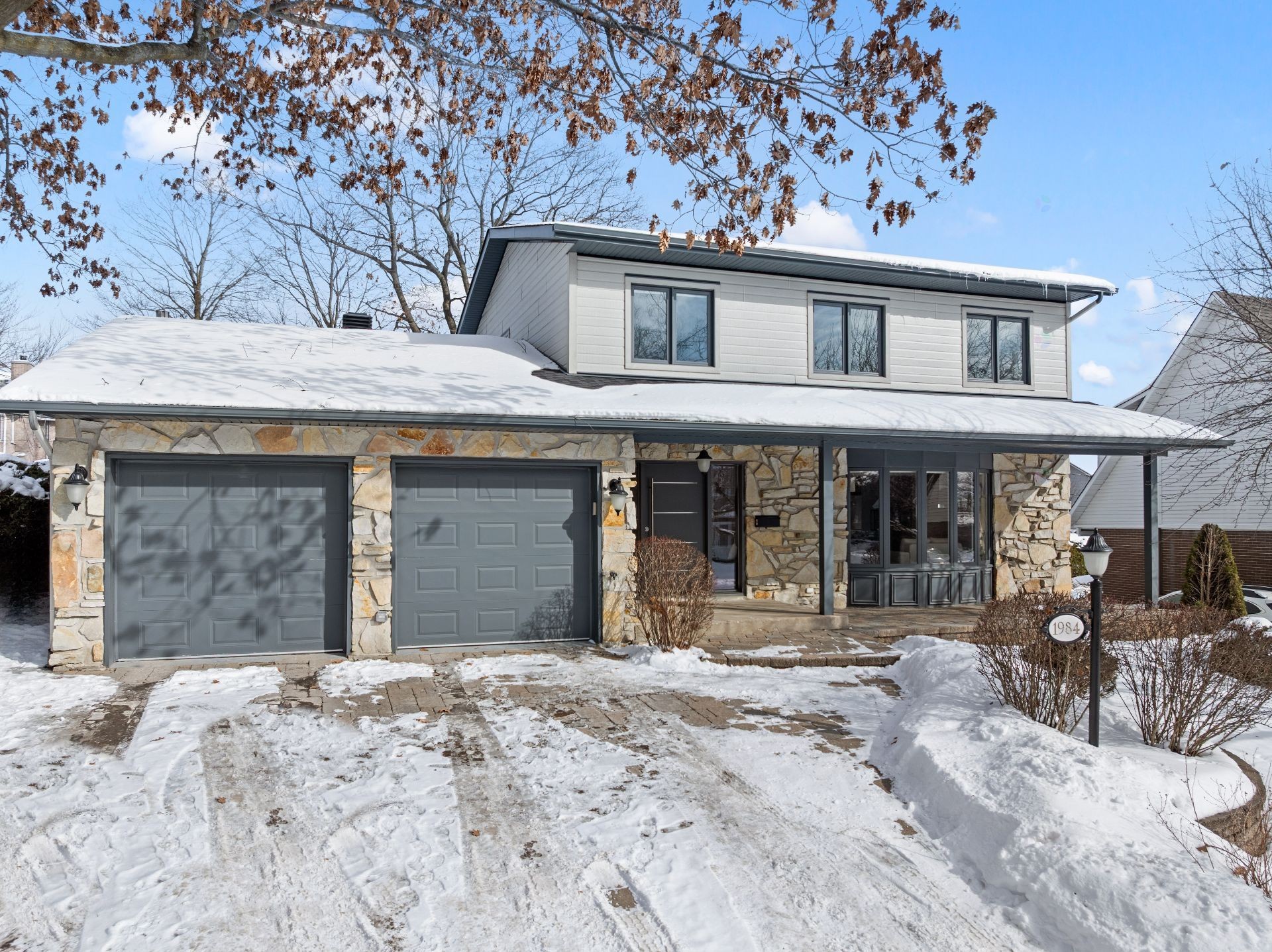 









1984


Rue La Corne

,
Saint-Bruno-de-Montarville,




QC
J3V4Z9

