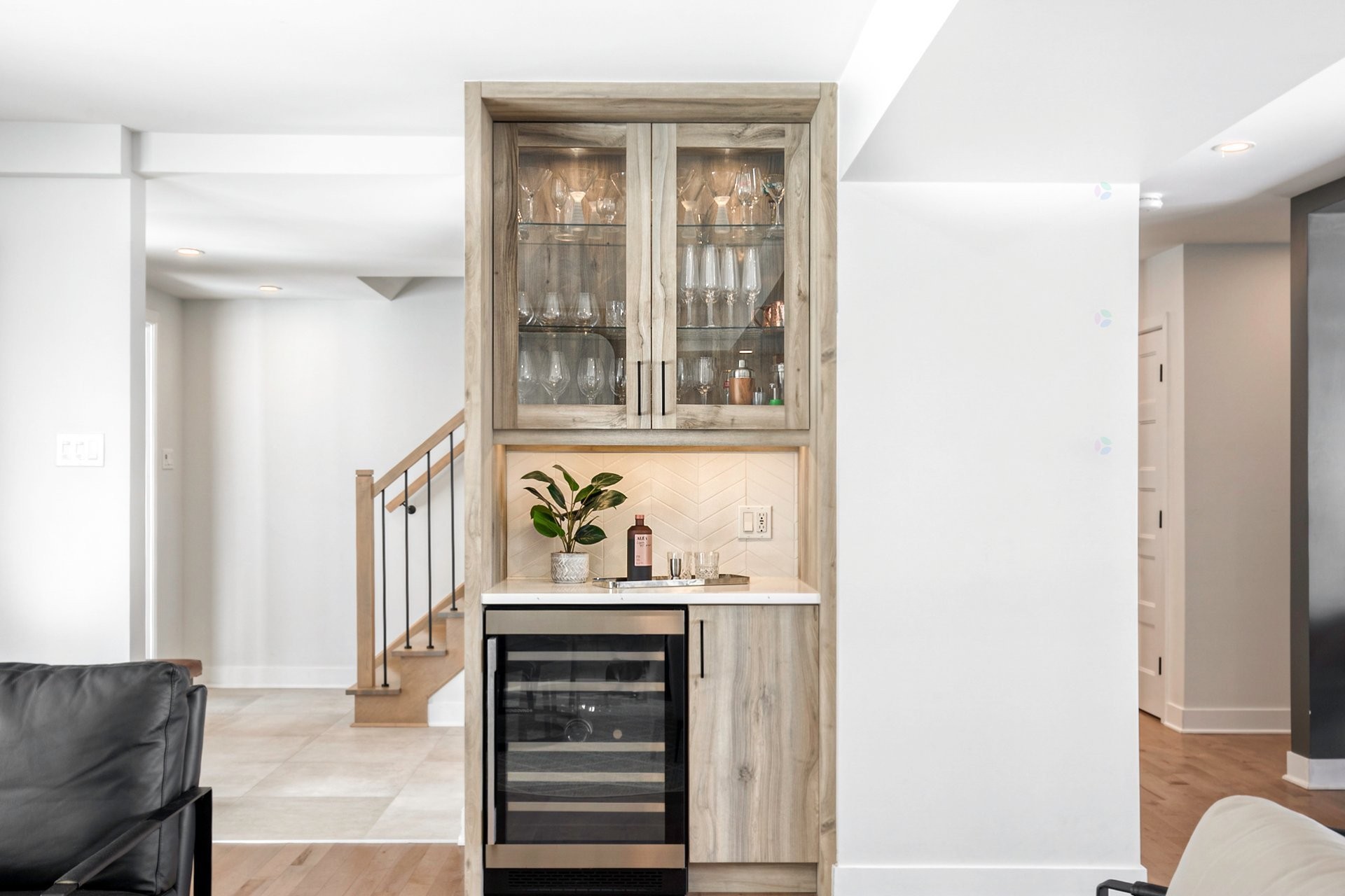 









1984


Rue La Corne

,
Saint-Bruno-de-Montarville,




QC
J3V4Z9

