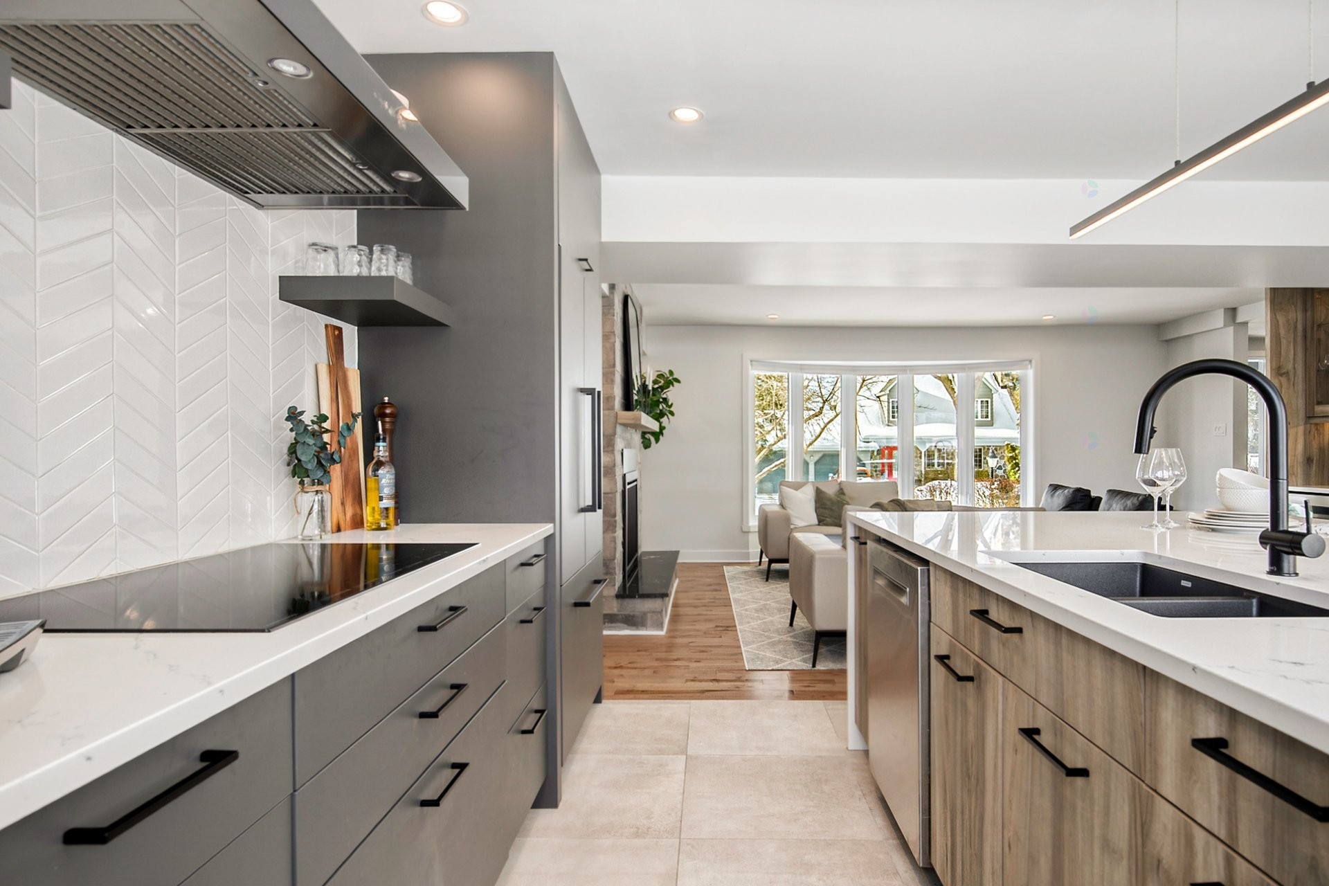 









1984


Rue La Corne

,
Saint-Bruno-de-Montarville,




QC
J3V4Z9

