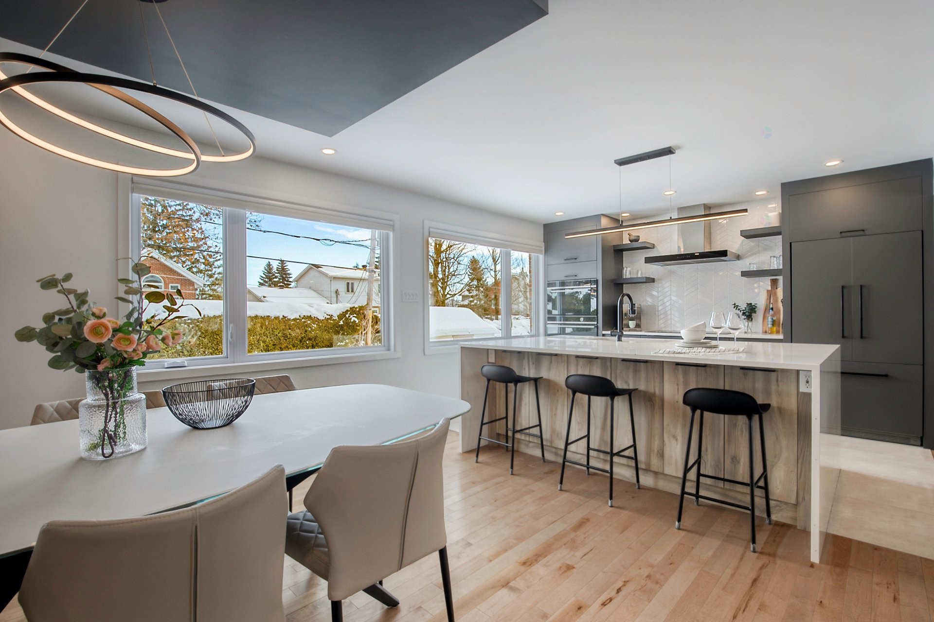 









1984


Rue La Corne

,
Saint-Bruno-de-Montarville,




QC
J3V4Z9

