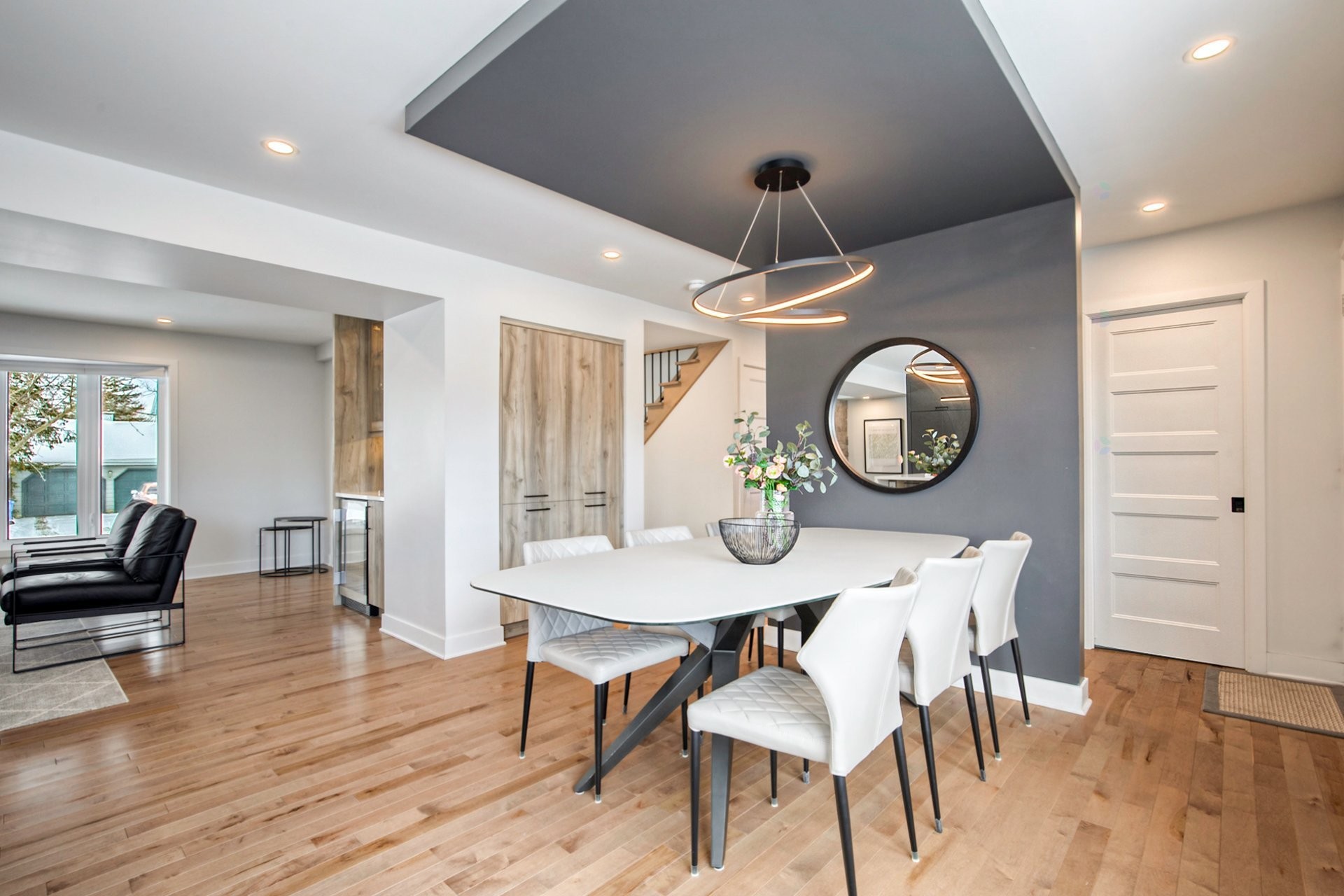 









1984


Rue La Corne

,
Saint-Bruno-de-Montarville,




QC
J3V4Z9

