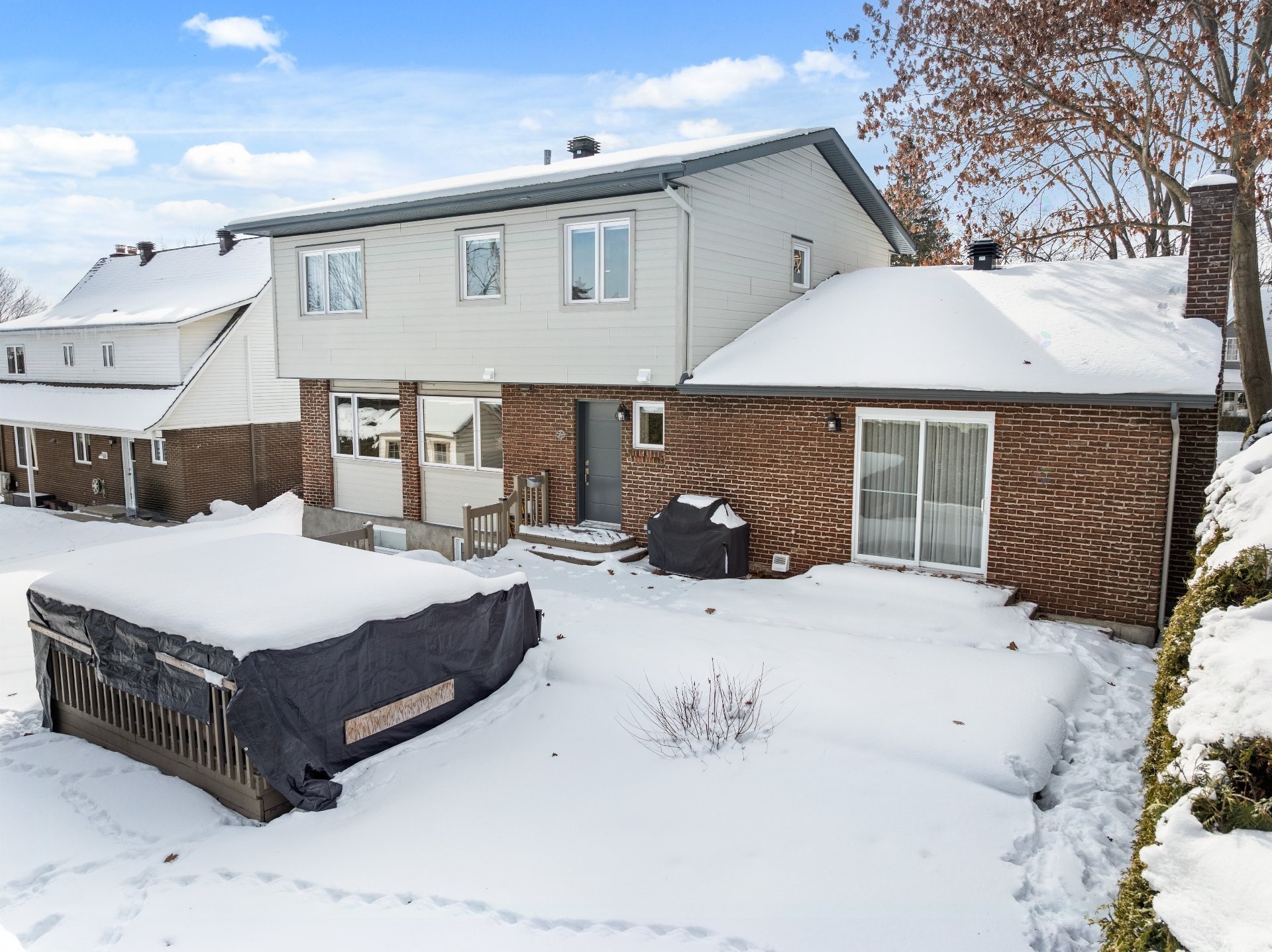 









1984


Rue La Corne

,
Saint-Bruno-de-Montarville,




QC
J3V4Z9

