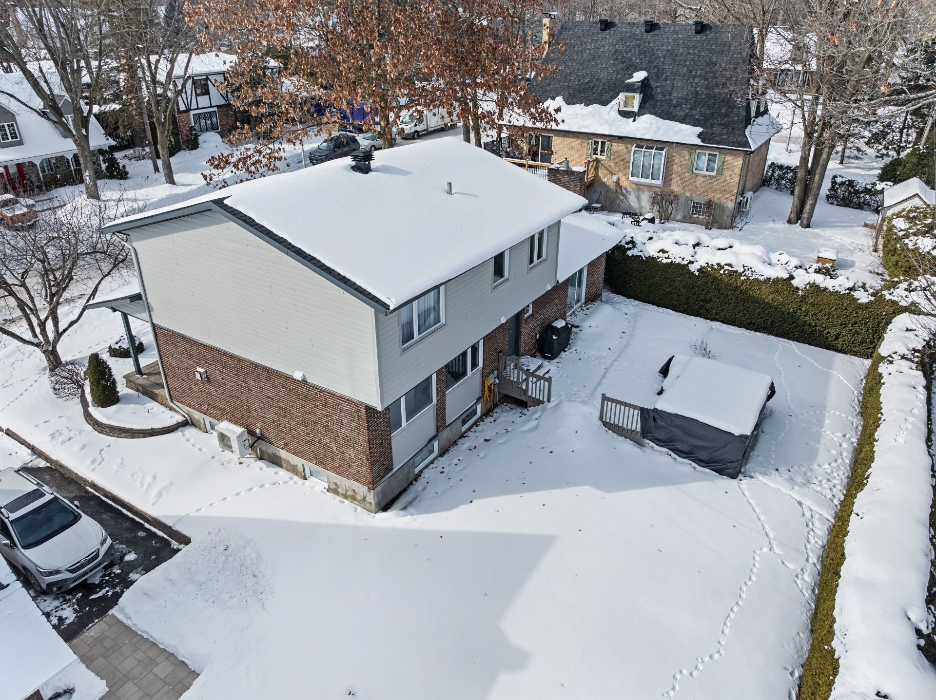 









1984


Rue La Corne

,
Saint-Bruno-de-Montarville,




QC
J3V4Z9

