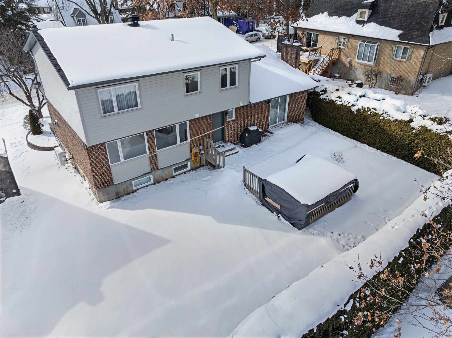 









1984


Rue La Corne

,
Saint-Bruno-de-Montarville,




QC
J3V4Z9

