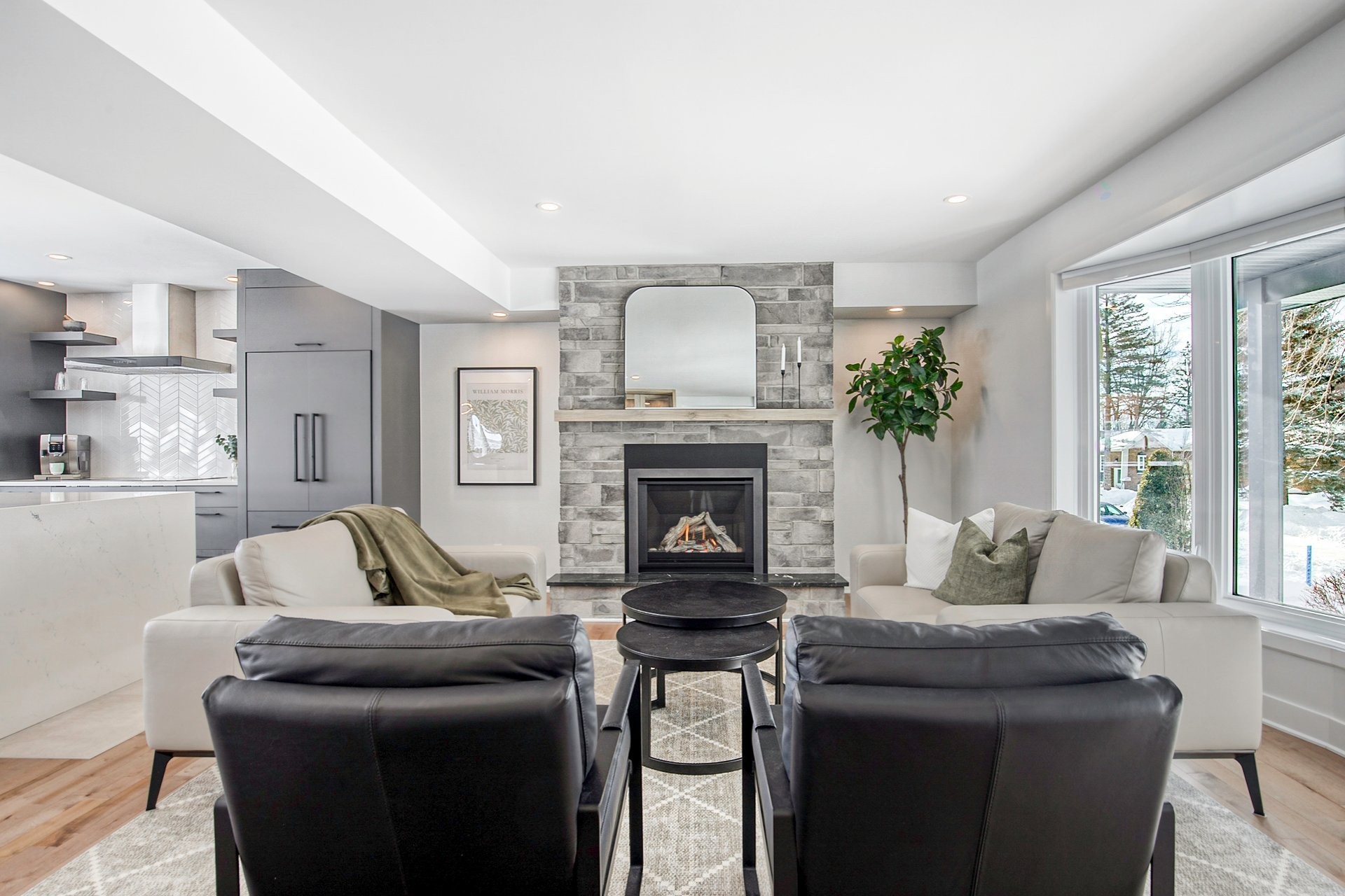 









1984


Rue La Corne

,
Saint-Bruno-de-Montarville,




QC
J3V4Z9

