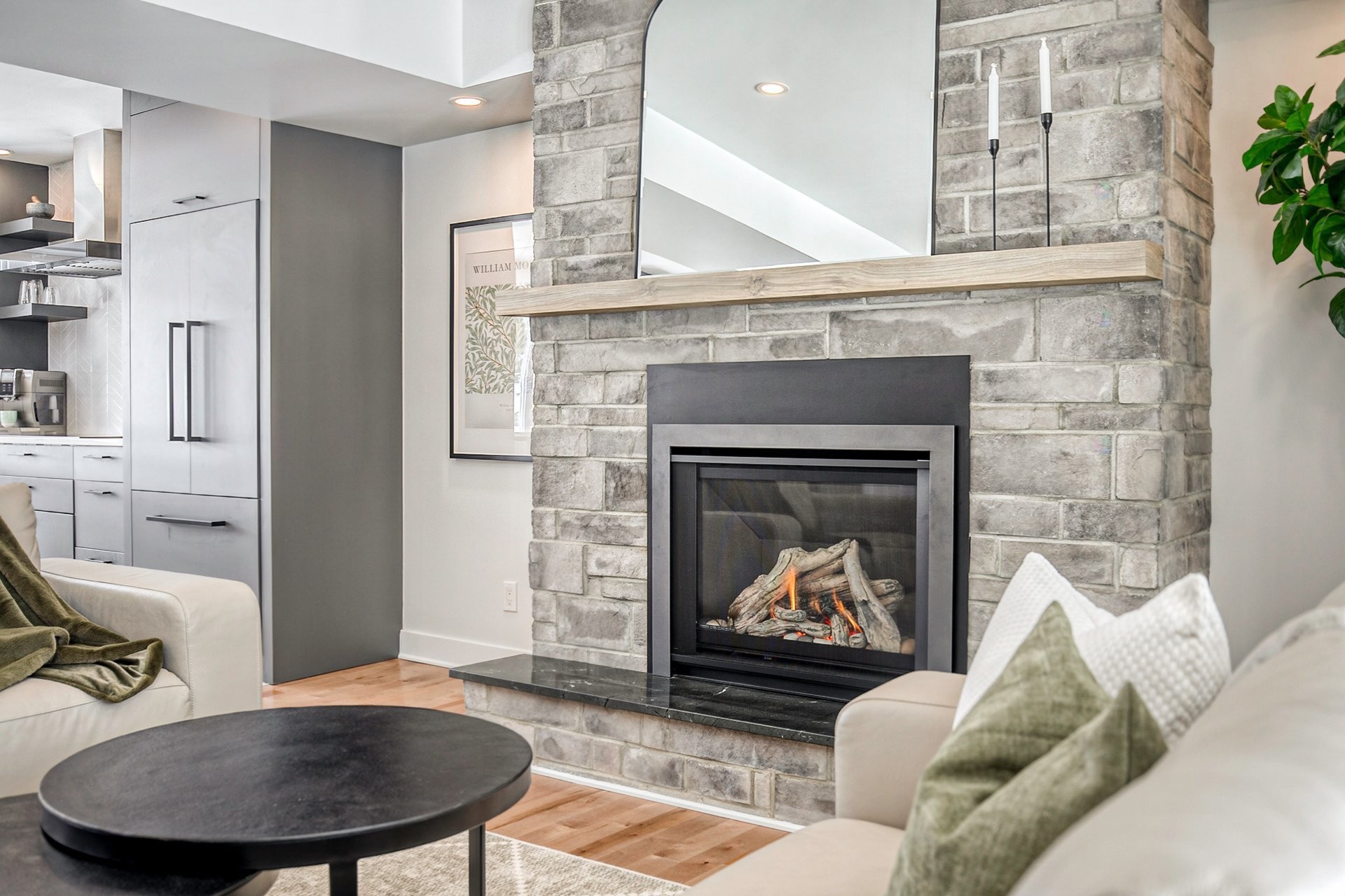 









1984


Rue La Corne

,
Saint-Bruno-de-Montarville,




QC
J3V4Z9

