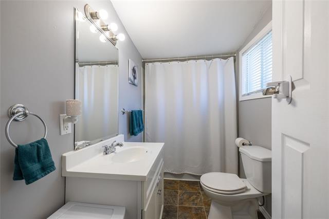 









6


King

ST,
Stony Mountain,




MB
R0C 3A0

