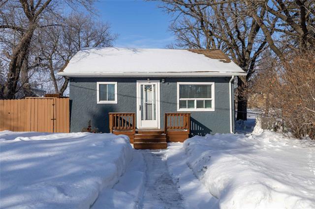 









6


King

ST,
Stony Mountain,




MB
R0C 3A0

