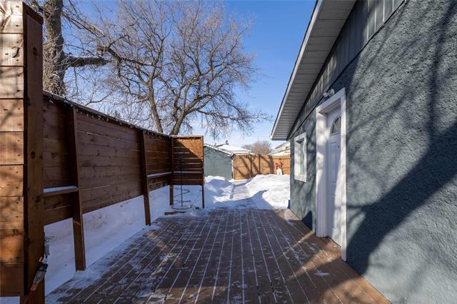 









6


King

ST,
Stony Mountain,




MB
R0C 3A0

