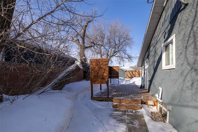 









6


King

ST,
Stony Mountain,




MB
R0C 3A0

