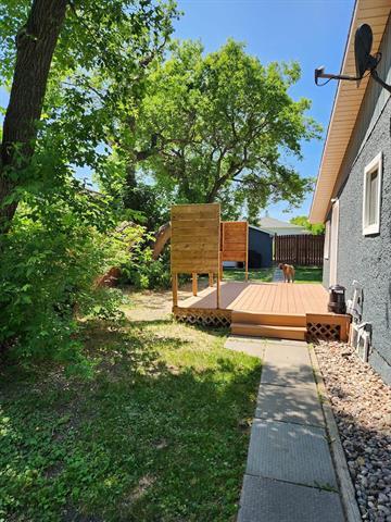 









6


King

ST,
Stony Mountain,




MB
R0C 3A0

