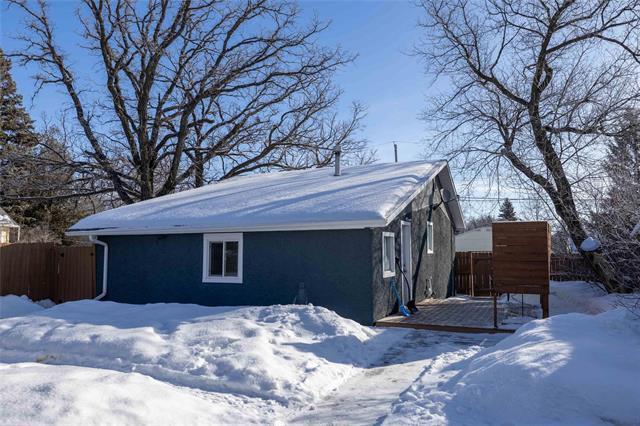 









6


King

ST,
Stony Mountain,




MB
R0C 3A0

