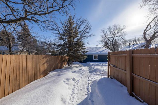 









6


King

ST,
Stony Mountain,




MB
R0C 3A0

