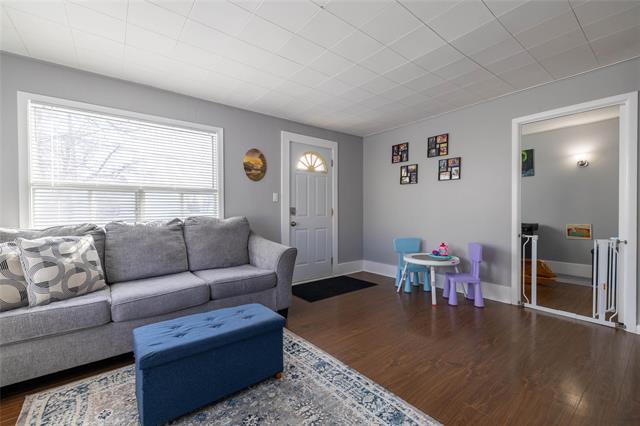 









6


King

ST,
Stony Mountain,




MB
R0C 3A0

