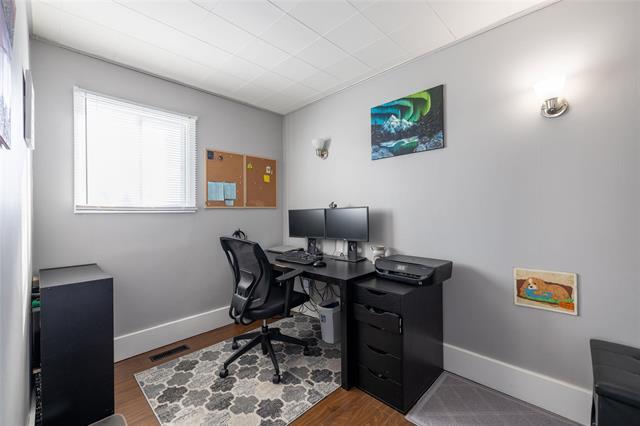 









6


King

ST,
Stony Mountain,




MB
R0C 3A0

