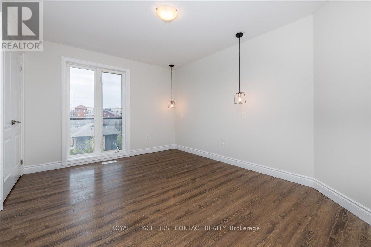 












4 - 35 MADELAINE DRIVE

,
Barrie,




Ontario
L9J0G8

